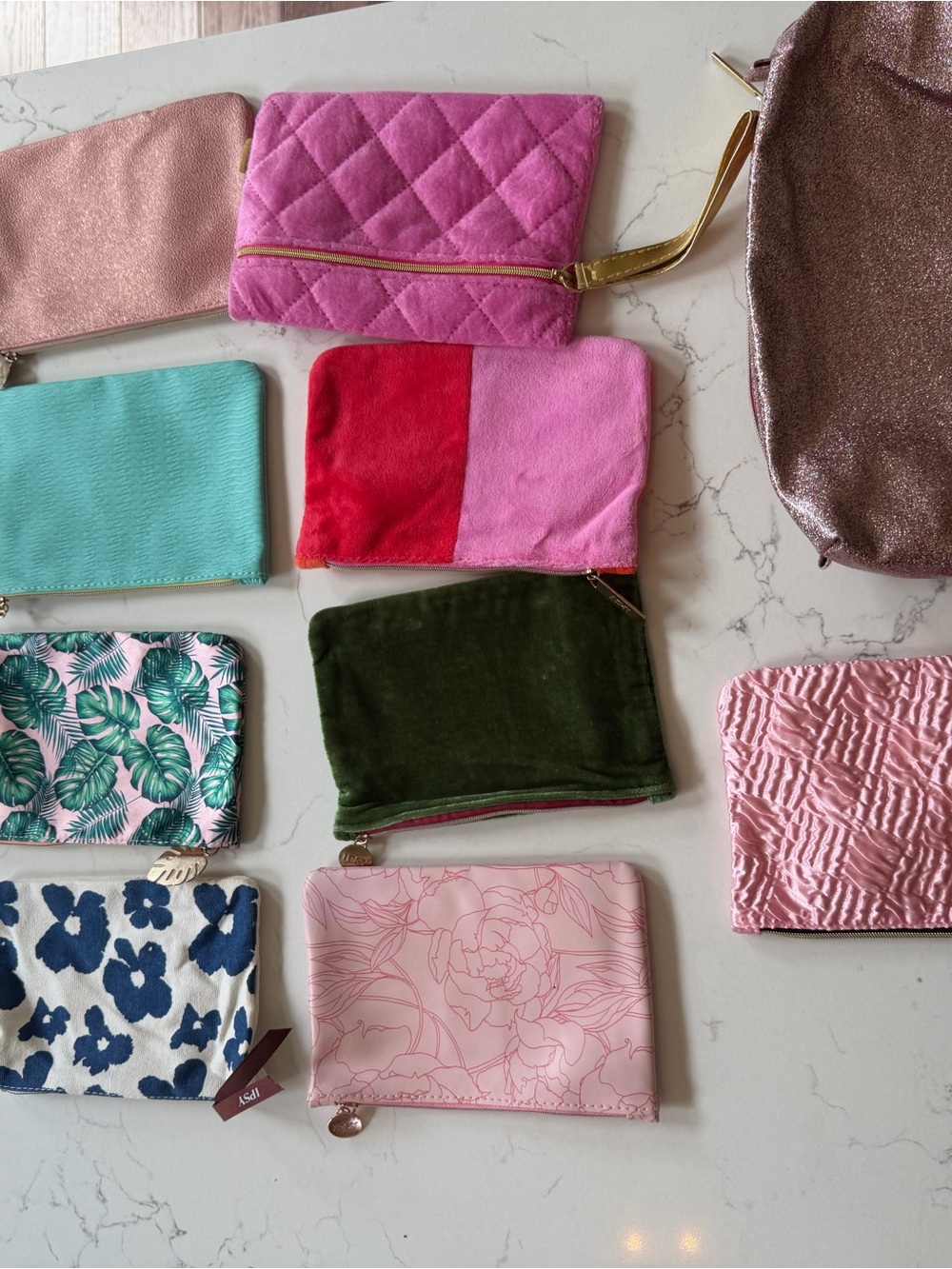 Assorted Women’s Cosmetic Pouches – Pink, Red, Green, Mint, Floral Options